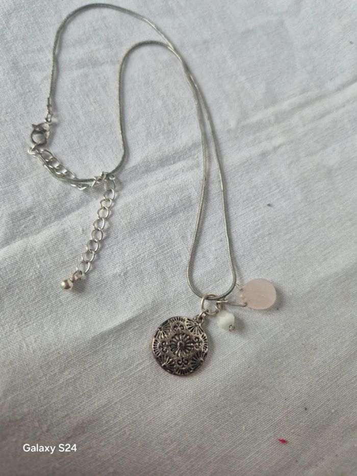 collier ras de cou avec pendentif - photo numéro 4