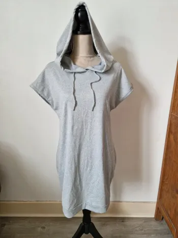 Tee-shirt long street capuche gris fresral taille M