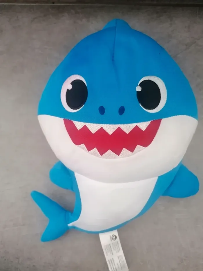 Peluche baby Shark