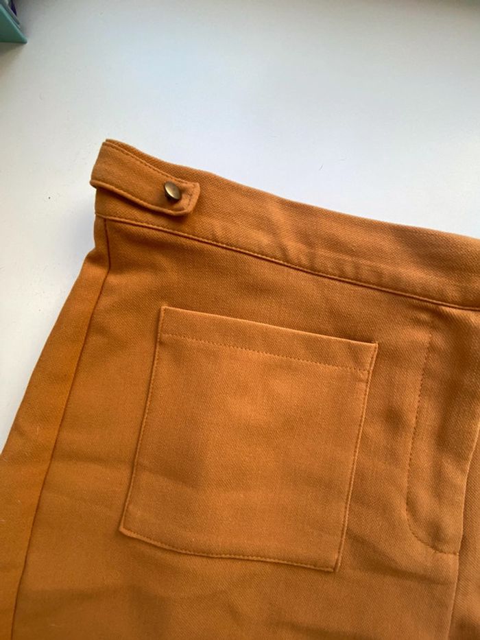 Short 42 - photo numéro 3