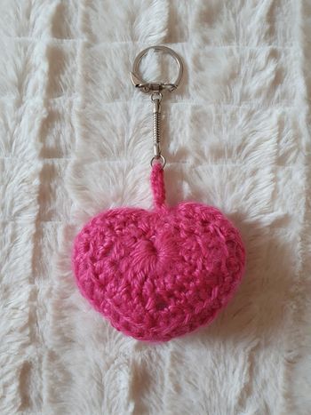 Porte clés coeur au crochet neuf