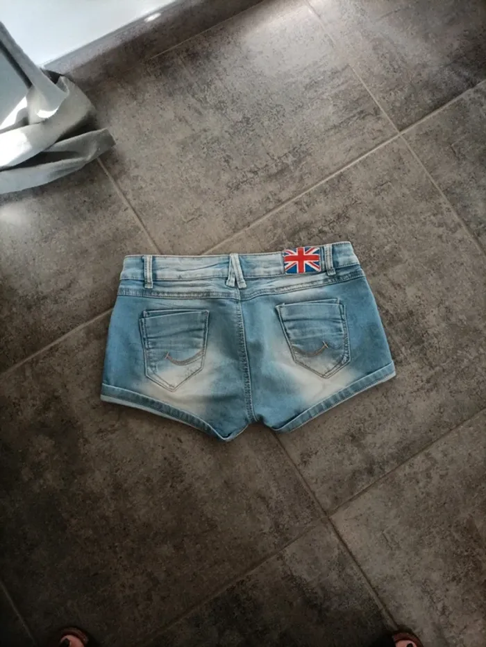 Mini short en J'eans - photo numéro 4