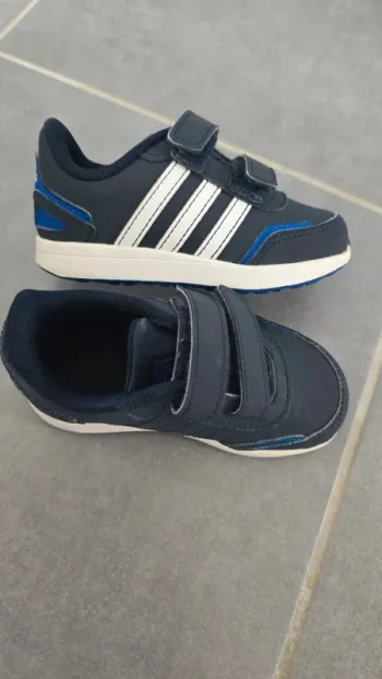 Basket Adidas bleu