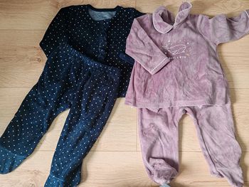 Lot de deux pyjamas 2 pièces 12 mois