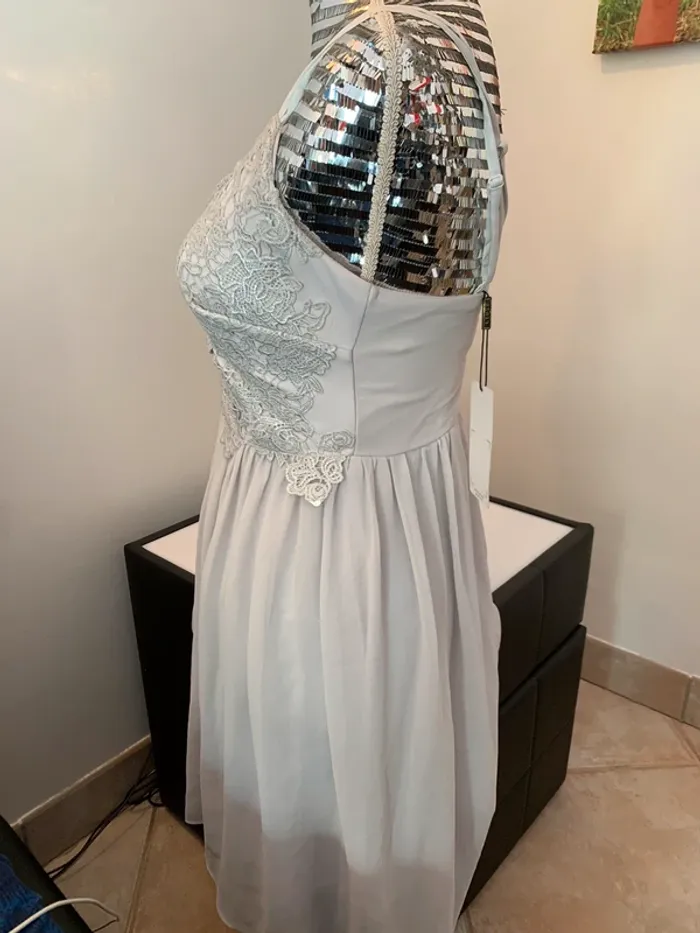 Robe Lipsy taille 38 - photo numéro 3