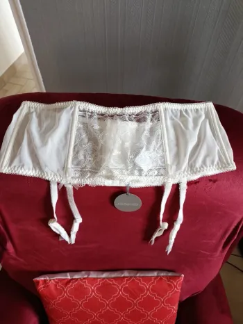 Porte jarretelle Chuchotements