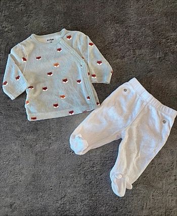 Pyjama en velours 2 pièces taille 1 mois