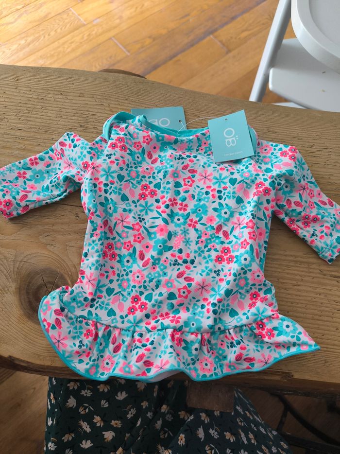 Haut de maillot neuf Okaïdi 6mois