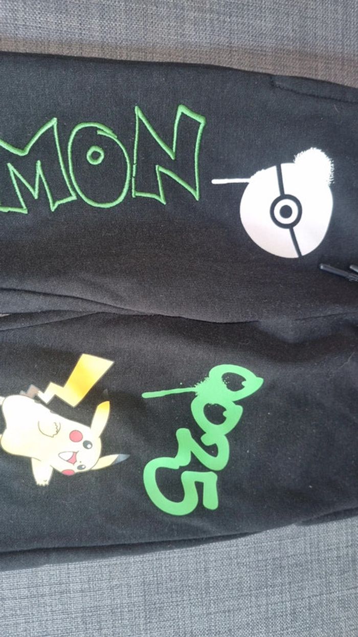 Ensemble jogging molletonné pokemon 5/6 ans en très bon état - photo numéro 14
