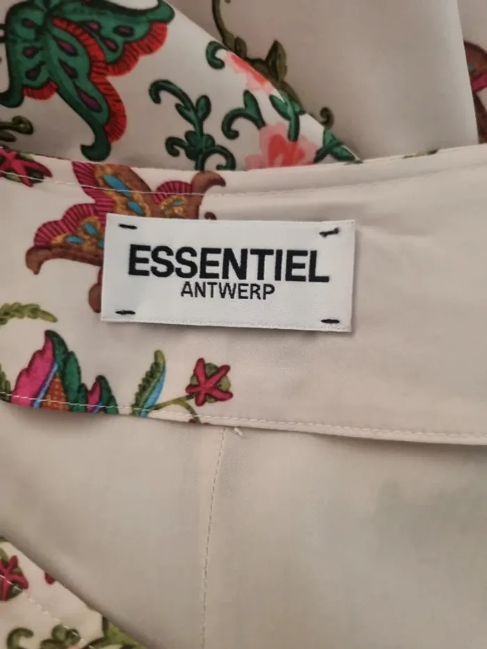 Robe  fleurie 🌸 Essentiel antwerp - photo numéro 7