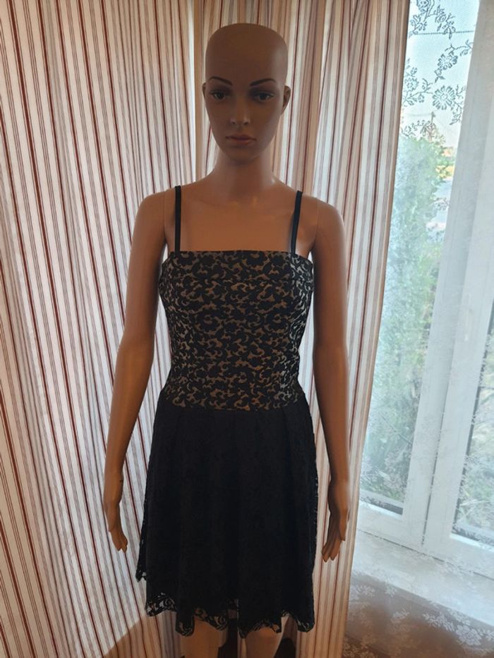 Jolie Robe Rinascimento made in Italy taille S - photo numéro 2