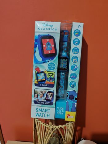 NEUF - Smart Watch Stitch Disney (Photo/Jeux/Musique)