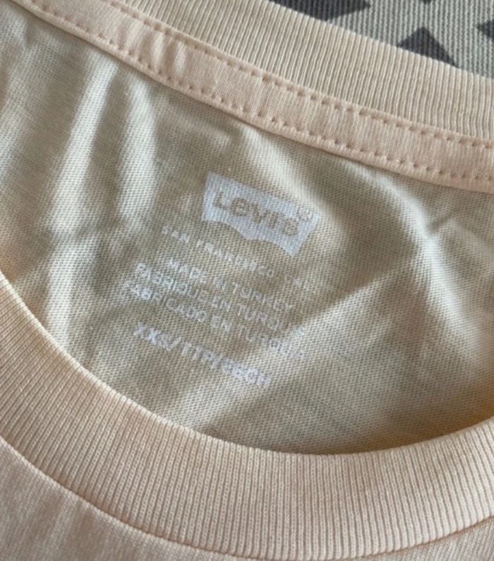 T-shirt de marque Levis, couleur abricot, taille XXs neuf Correspond plus à un XS - photo numéro 4