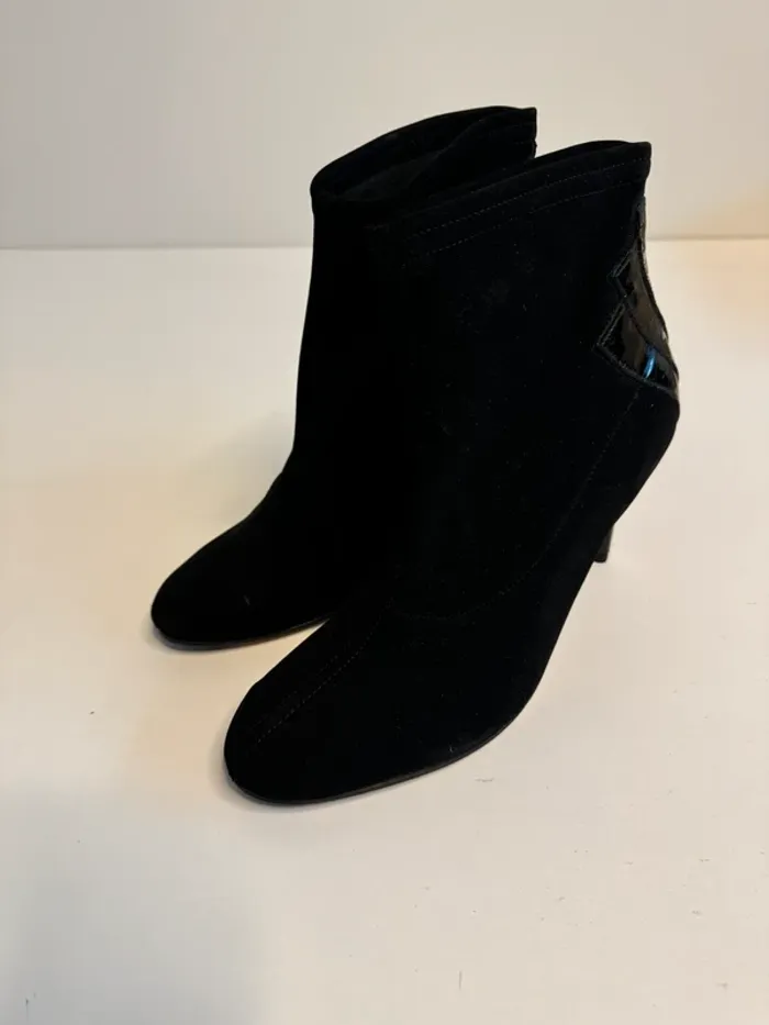 Belles Bottines à talons Elizabeth Stuart couleur noir Taille 37.5 Neuf dans boîte d'origine - photo numéro 2