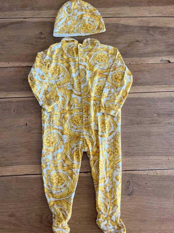 Ensemble pyjama et bonnet imprimé baroque Versace - photo numéro 3