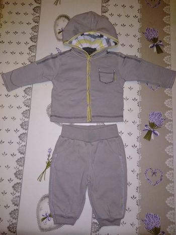 Ensemble premaman, taille 3 mois, en très bon état