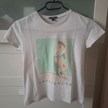 T-shirt influencer