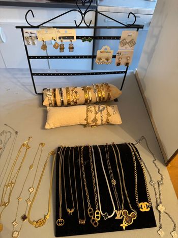 Lot de 37 bijoux en acier inoxydable 