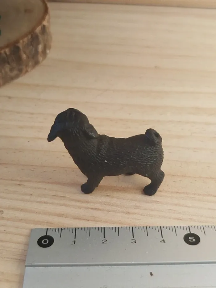 Schleich chien noir Pékinois carlin Figurine animal domestique - photo numéro 4