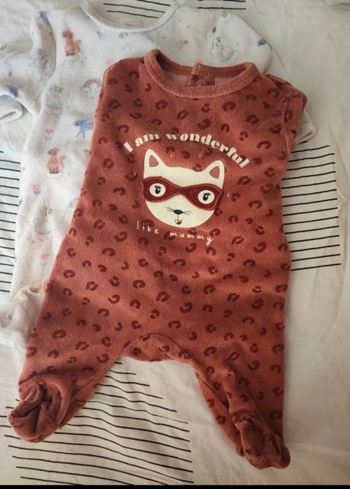 Pyjamas 1 mois - photo numéro 3