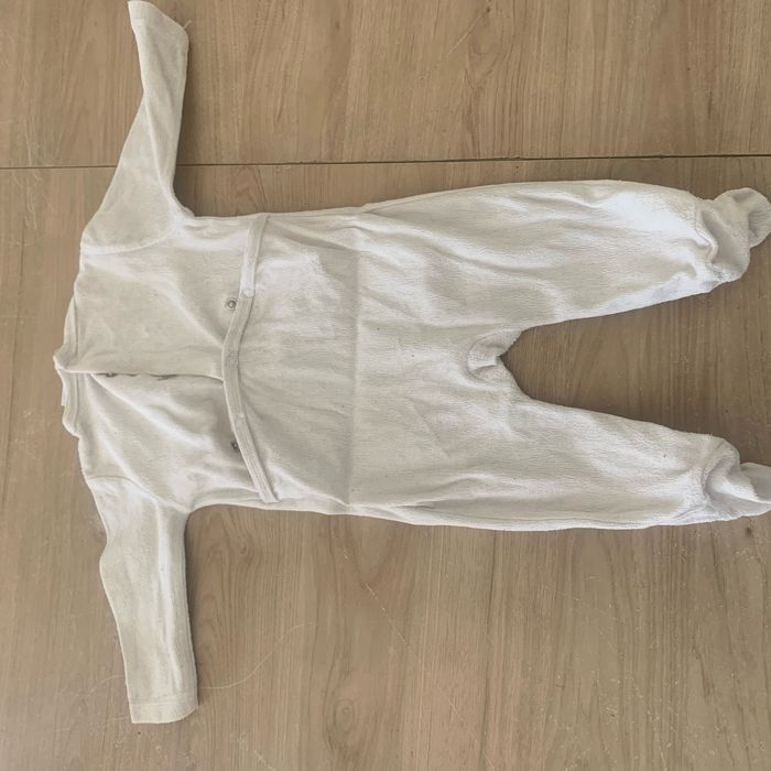 Pyjama Disney taille 6 mois - photo numéro 2