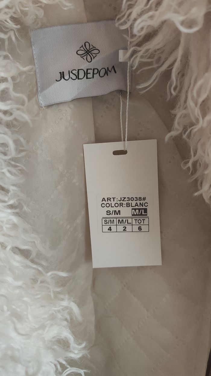 Manteau fausse fourrure - photo numéro 3