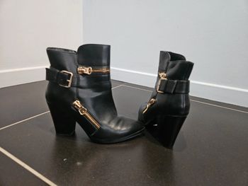 Boots Buffalo London T37