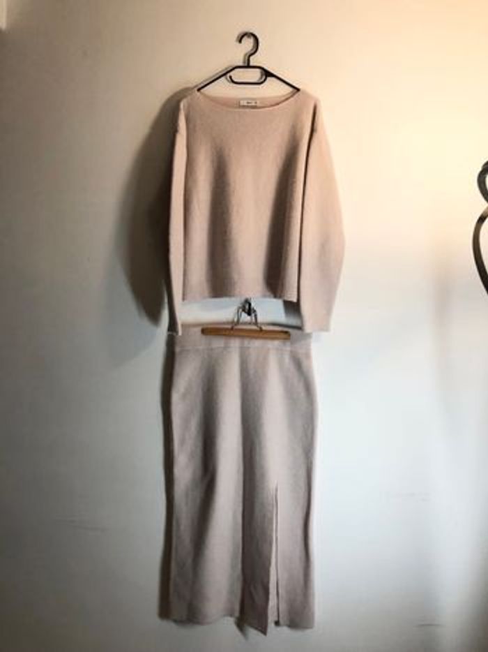 Ensemble en laine jupe +pull Mng