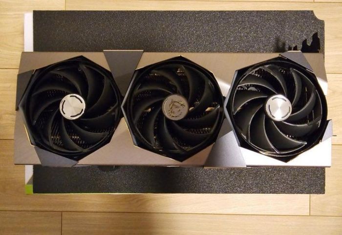 Carte Graphique MSI RTX 4090 SUPRIM X - Neuve - photo numéro 2