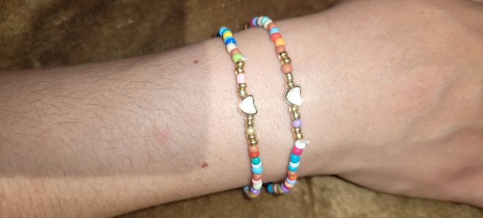 Lot de 2 bracelets cœur perles multicolore