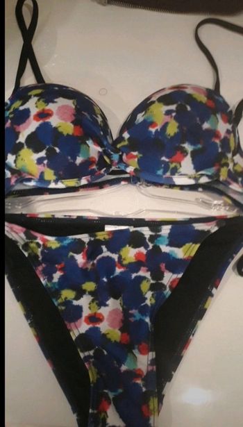 Très beau maillot de bain 2 pièces taille 38 neuf