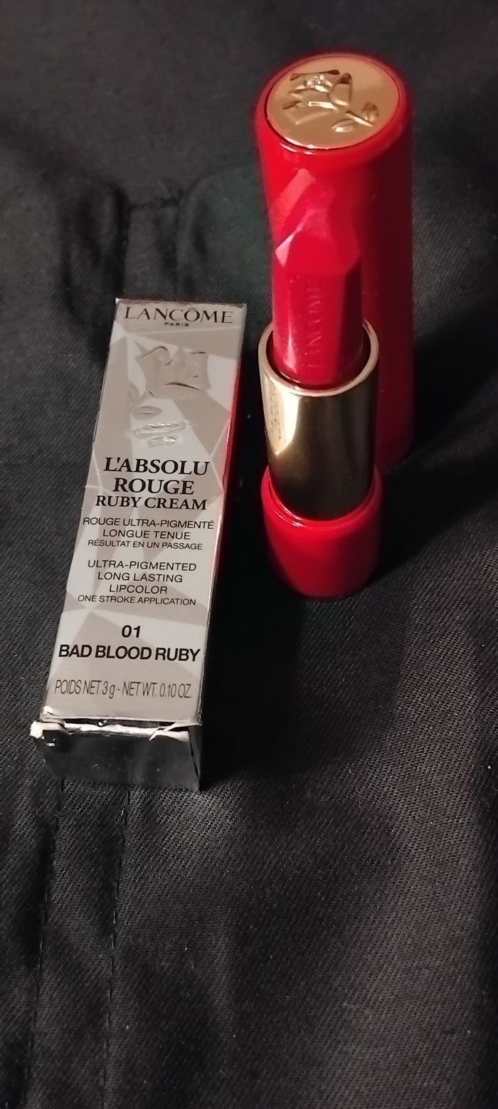 Rouge à lèvres absolu rouge lancôme