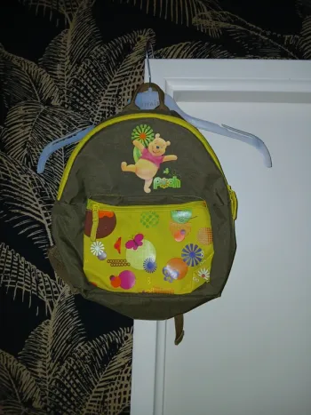 💚 Jolie sac à dos Winnie l'ourson.