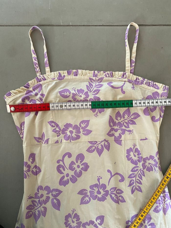 Robe courte style hawaïen crème avec fleurs violettes MWR taille 38 - photo numéro 12