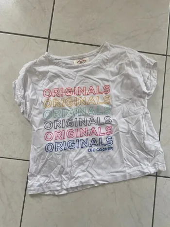 TEE shirt court