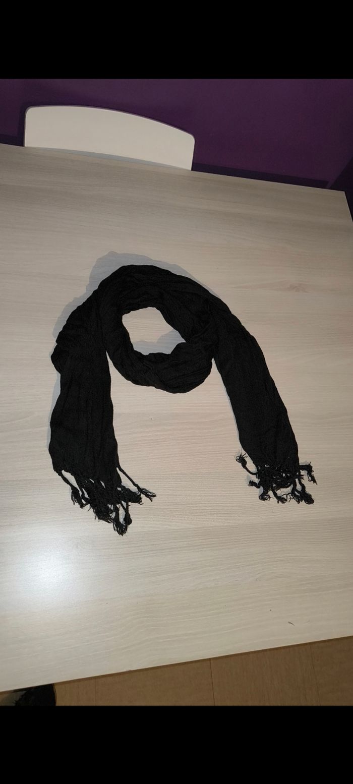 Foulard noir