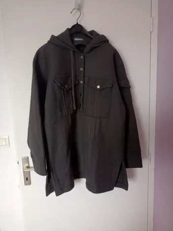 Beau sweat veste polaire grise avec capuche