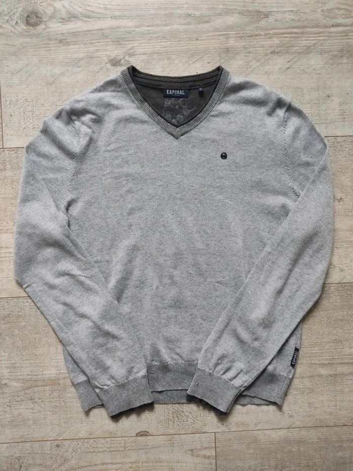 Pull d'hiver manches longues et col V gris taille S Kaporal