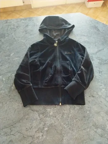 Veste à capuche T. 8 ans