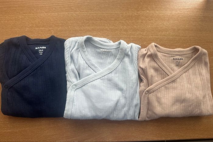 Bodies 3 mois en très bon état