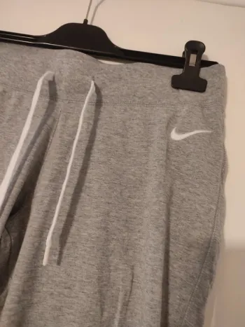 Pantacourt Nike gris