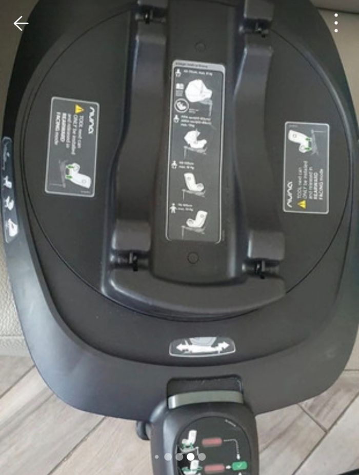 Cosy nuna noir et sa base isofix et adaptateur poussette - photo numéro 10