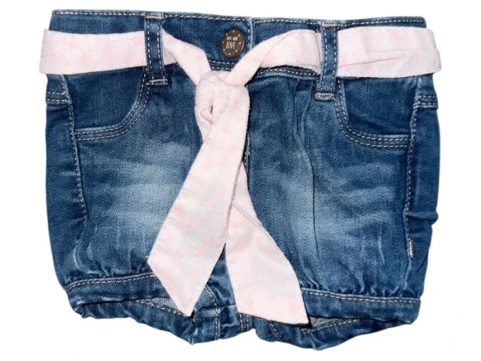 Joli petit short bébé