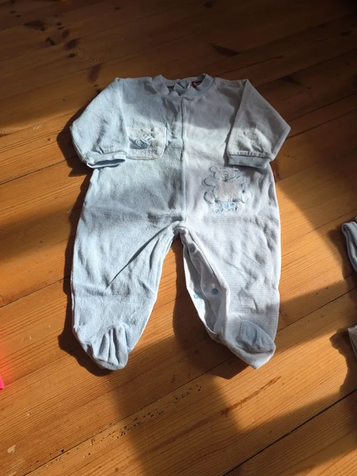 Lot de 5 vêtements 12 mois. - photo numéro 4