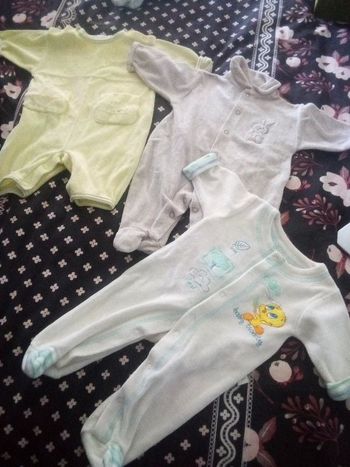 3 pyjamas naissance
