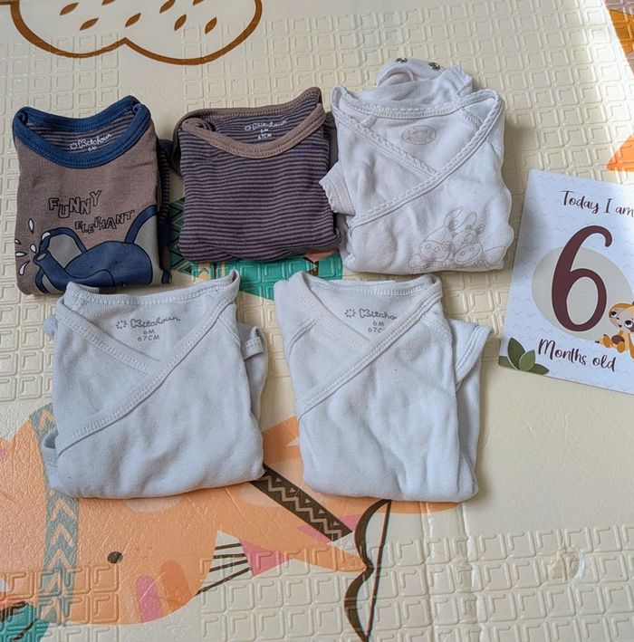Lot 5 bodies 6 mois