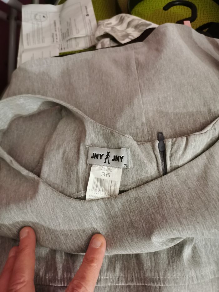 Robe tailleur - photo numéro 3