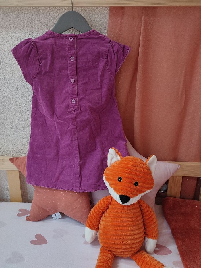 Robe en velours avec broderie - Violette - 23 mois - Très bon état - Tout compte fait - photo numéro 4