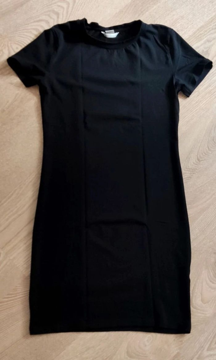 Robe noire S h&m neuve