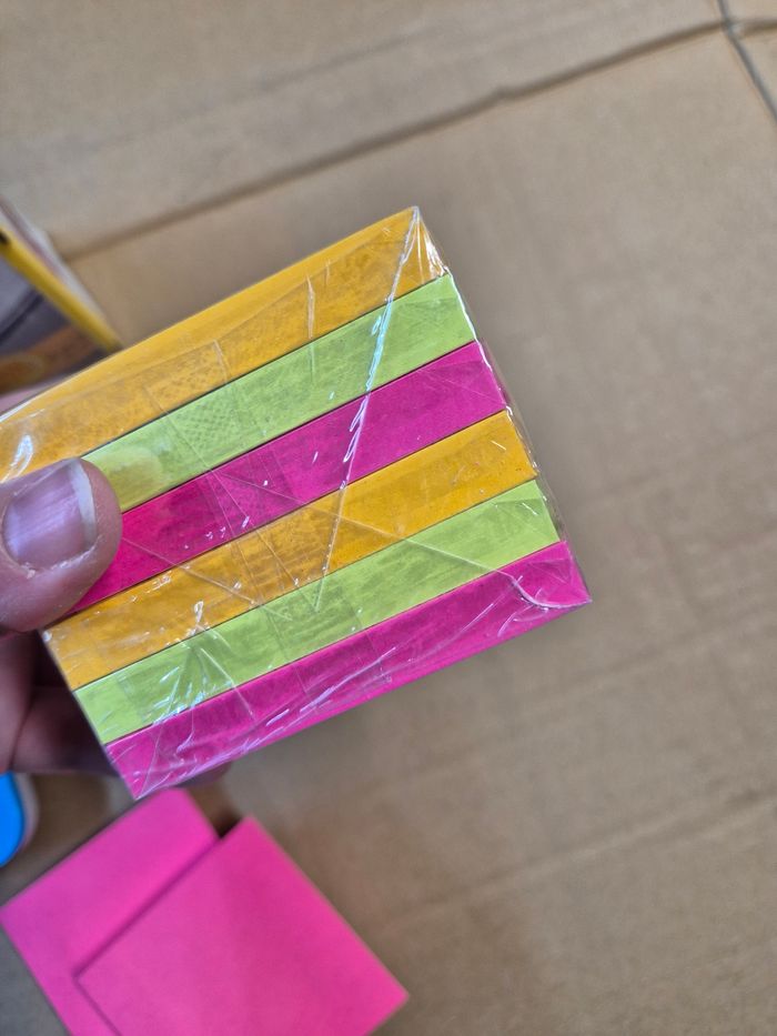 Distributeur de post-it + bloc Post-it - photo numéro 6